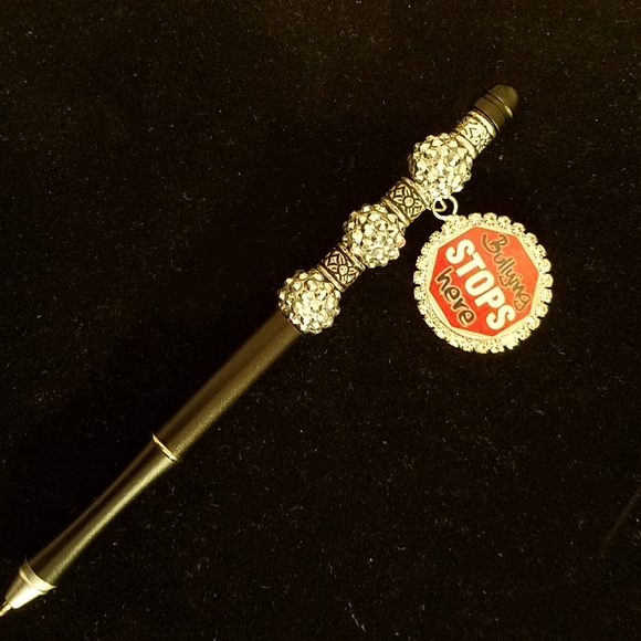 Beaded pen with charms - Picture 5 of 7